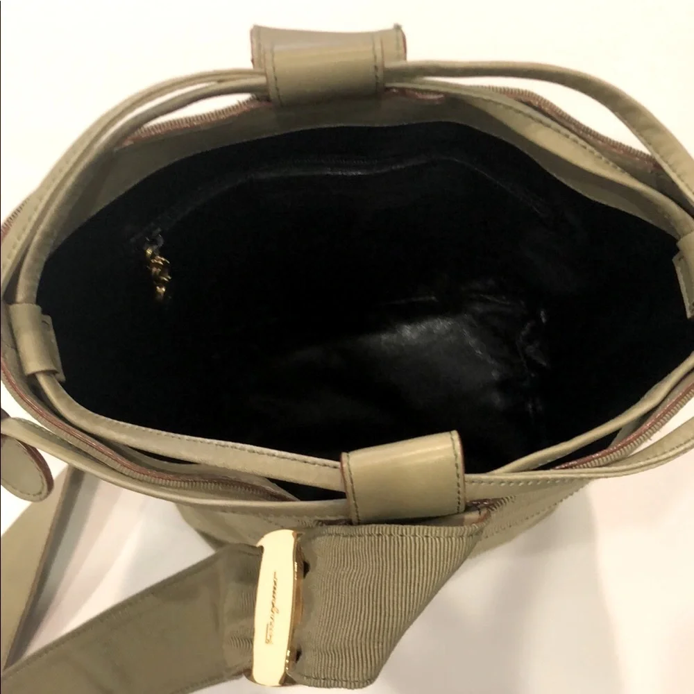 Authentic VTG Salvatore Ferragamo Tiered  Bucket  Tote Bag - Very Good Condition - Picture 6 of 9